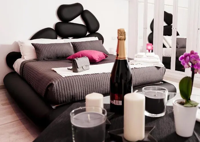 Two Chic Guesthouse
